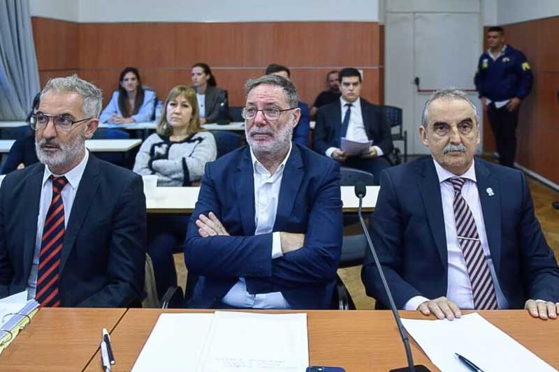 Los fiscales federales Diego Luciani y José Ipohorski habían pedido cuatro años de cárcel y diez de inhabilitación para ejercer cargos públicos, pero el Tribunal Oral Federal 2 de Comodoro Py, integrado por los jueces Néstor Costabel, Rodrigo Giménez Uriburu y Jorge Gorini, consideró más justa la sentencia actual, al encontrarlo culpable de los delitos de abuso de autoridad y destrucción de registros públicos. 