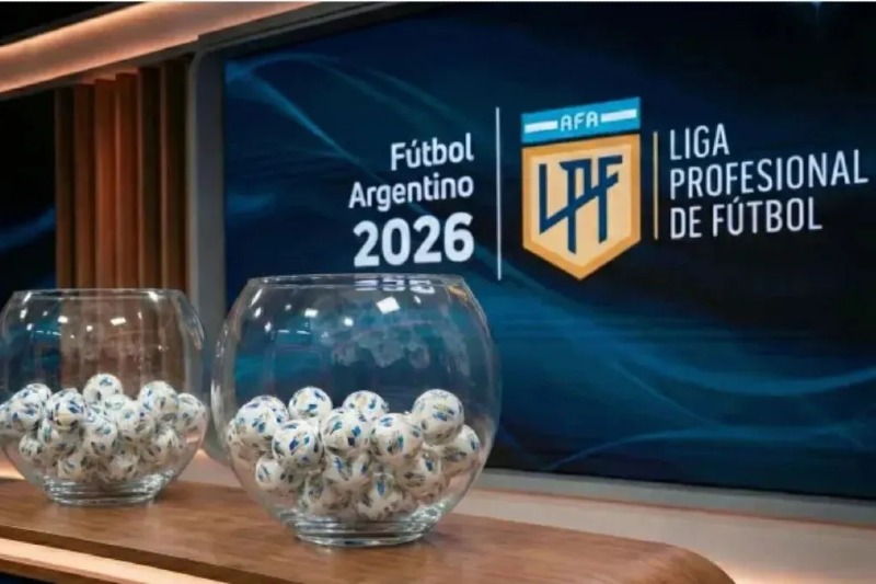 La zona A estará conformada por Boca, Independiente, San Lorenzo, Riestra, Talleres, Instituto, Platense, Vélez, Estudiantes, Gimnasia de Mendoza, Lanús, Newell´s, Defensa, Central Córdoba SE y Unión. La zona B contará con la presencia de River, Racing, Huracán, Barracas Central, Belgrano, Estudiantes de Río Cuarto, Argentinos, Tigre, Gimnasia La Plata, Independiente Rivadavia, Banfield, Rosario Central, Aldosivi, Atlético Tucumán y Sarmiento.