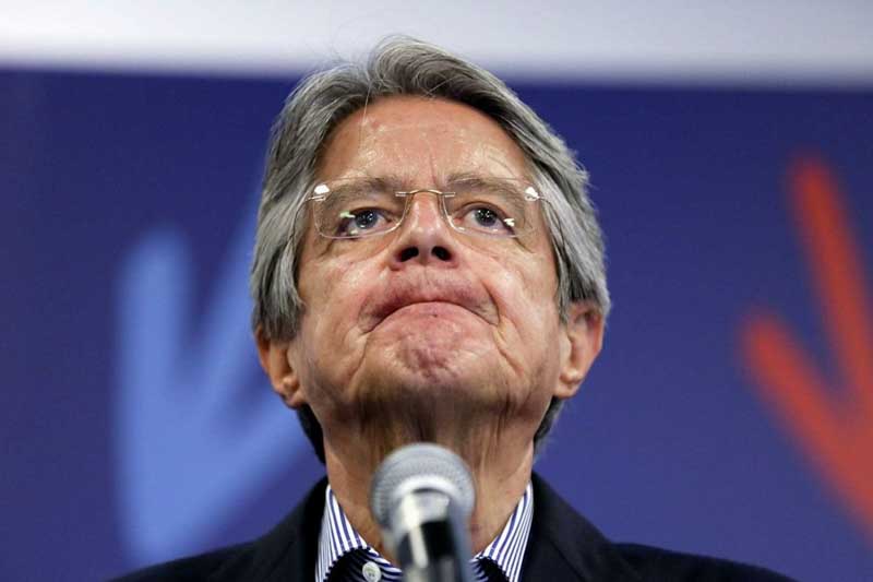 El candidato ideológicamente se ubicaba en la centroizquierda, pese a su cercanía al conservador presidente Lasso, quien achacó lo ocurrido a “un crimen político” y de “carácter terrorista” para “sabotear el proceso electoral”, y declaró (muy convenientemente) que el fallecido había denunciado en los últimos días amenazas de un grupo criminal vinculado al cartel de Sinaloa.