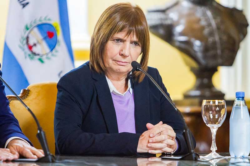 Tras las declaraciones de Maduro, la ministra de Seguridad de Argentina, Patricia Bullrich, respondió enérgicamente a través de redes sociales. En su mensaje, calificó de 