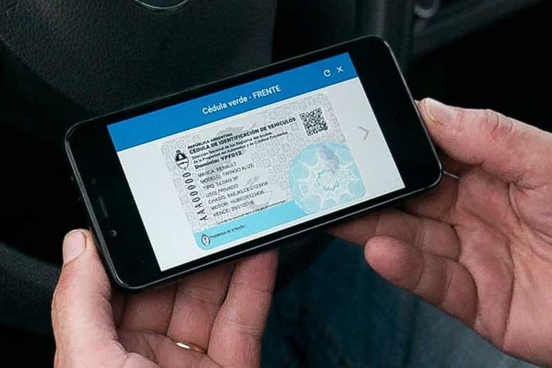 Las cédulas verdes emitidas anteriormente seguirán siendo válidas hasta ser revocadas. Los documentos necesarios para circular incluyen DNI, licencia de conducir, cédula verde, seguro vigente, comprobante de RTO o VTV, chapas patente y elementos de seguridad.