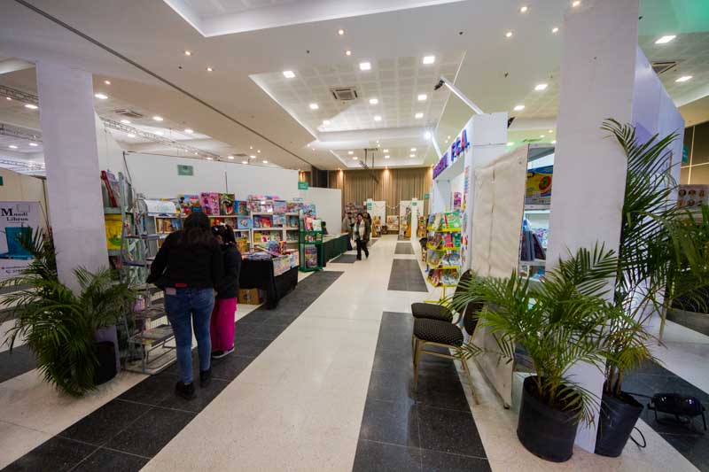 En cuanto a los autores autoeditados, podrán acercar hasta cinco ejemplares de sus obras al área de Bibliotecas del Instituto de Cultura, ubicada en el Museo de Bellas Artes “Dr. Juan Ramón Vidal” (San Juan 634), de lunes a viernes de 7 a 13. Para más información, se habilitó el mail: flcorrientes2022@gmail.com