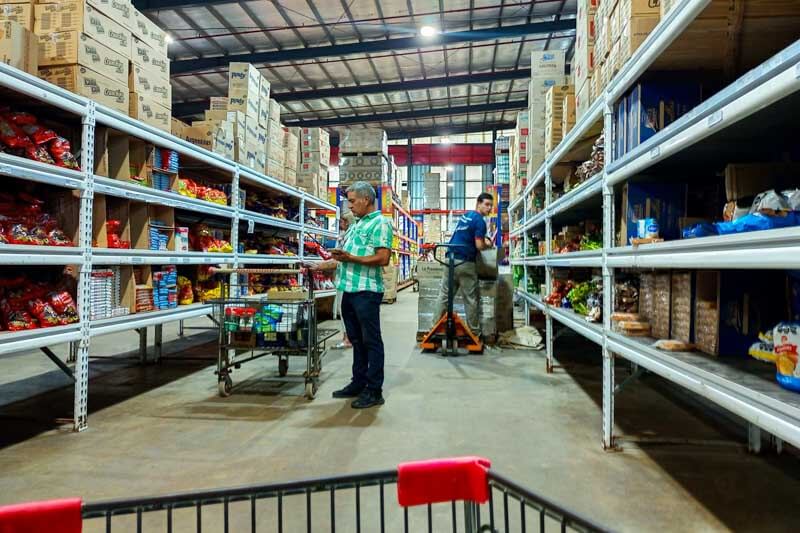 supermercado-Facor-cajas-yerba-leche-economía-consumo