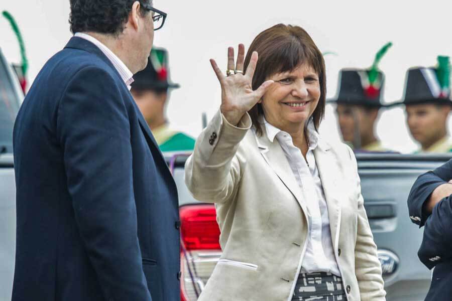Patricia Bullrich definió el miércoles que su compañero de fórmula será el ex diputado radical Luis Petri, un mendocino de 46 años que acaba de competir en las PASO para la gobernación de su provincia, y que perdió contra Alfredo Cornejo, pero tuvo un desempeño mejor que el esperado al sumar el 40% de los votos del oficialismo mendocino.