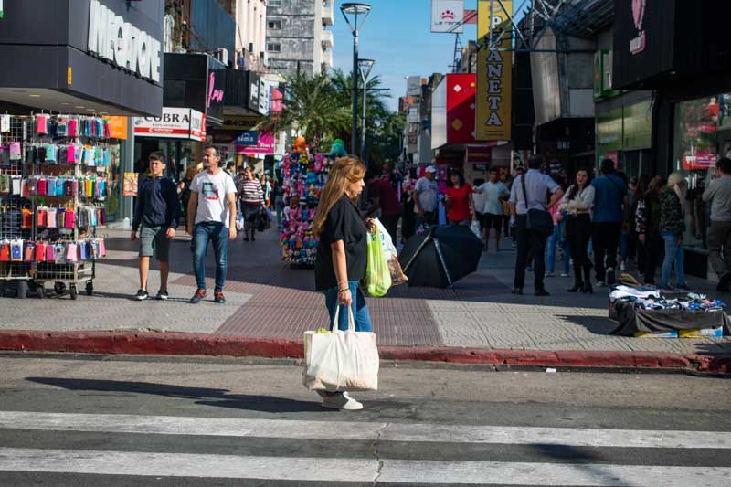 Peatonal junin-Junin-Peatonal-Calle comercial-Calle-Gente