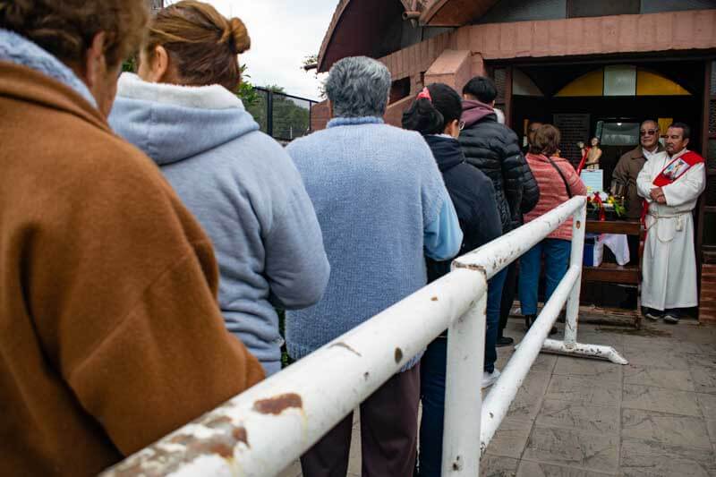 Su cambió cuando conoció a Hermolao, un sacerdote cristiano que le mostró una 