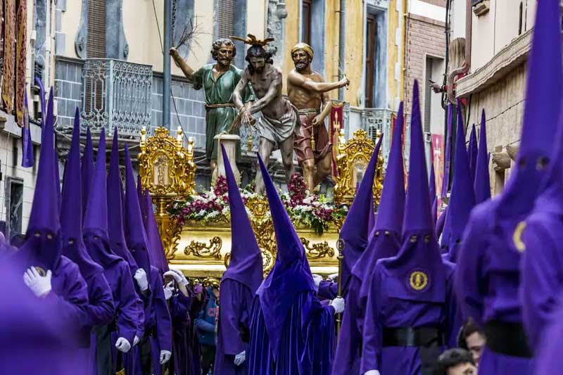 Conmemoración en más de 120 países}