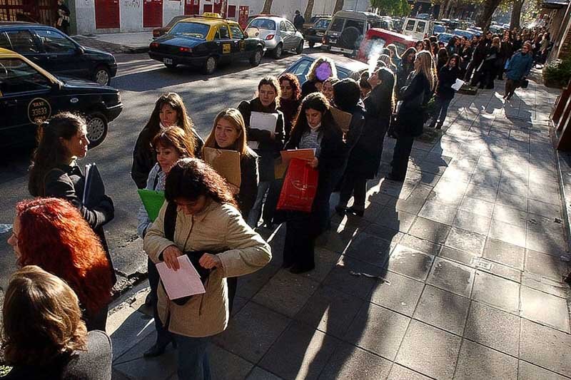 caida-trabajo-privado-economia-trabajador-empleo