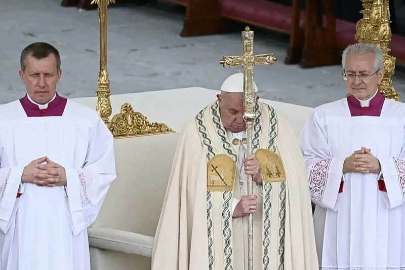 Esta entronización es el último paso en el proceso de santificación de la Iglesia católica, reservado para aquellos que han llevado una vida cristiana ejemplar. Con este acto los nuevos santos son oficialmente venerados, 160 años después de su muerte.