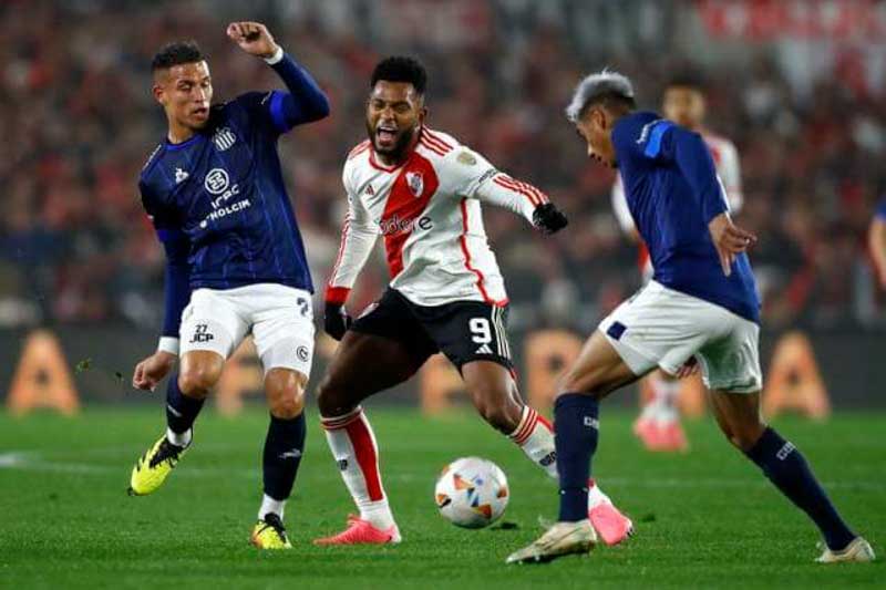 Los dos equipos se enfrentarán esta noche en Asunción buscando un título que puede marcar el rumbo de ambos equipos en la temporada. Mientras Marcelo Gallardo busca su primer trofeo en este ciclo con River, los de Talleres sueñan con su primera consagración en la AFA. 