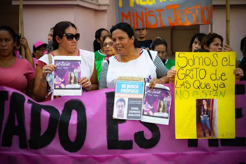 El reclamo de justicia también estuvo presente, y denunciaron la falta de equidad en casos de violencia de género, sumado a la necesidad de contar con un Poder Judicial más sensibilizado y comprometido con los derechos femeninos.