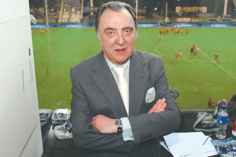 Su verdadero nombre era Lázaro Jaime Zilberman, y formó una sociedad histórica con Enrique Macaya Márquez en el ciclo Fútbol de Primera, que desde el domingo 4 de agosto de 1985 narró cada fecha del campeonato argentino durante 25 años. En ese programa quedaron sus frases grabadas en el éter, como: “Estoy crazy, Macaya”, “Si lo hacés me voy” o “Lo que te comiste”, entre otras.