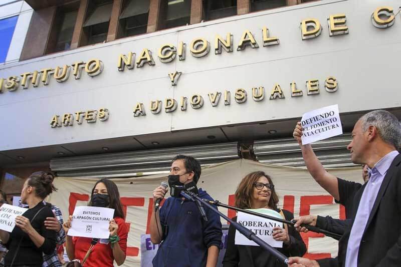  La medida surge ante la presión de artistas y preserva fondos específicos para el INCAA, reduciendo los cambios propuestos inicialmente.