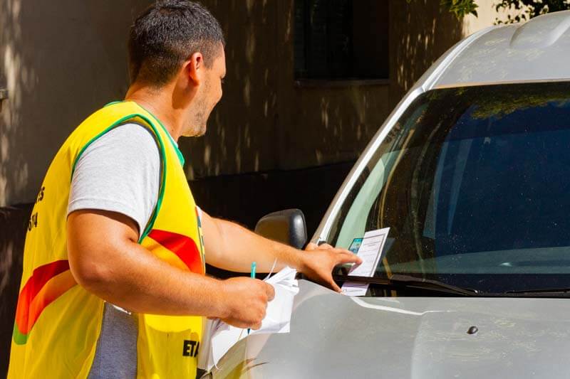 Está disponible la aplicación, Sistema Digital de Estacionamiento Medido (SEM), que puede ser descargada en cualquier dispositivo desde el sistema operativo Android (SEM Corrientes) e IOS (SEM mobile), como así también se puede operar mediante Telegram, Facebook o vía web en https://corrientes.dat.cespi.unlp.edu.ar/#/login). Mayores informes en ciudaddecorrientes.gov.ar/estacionamiento-medido.