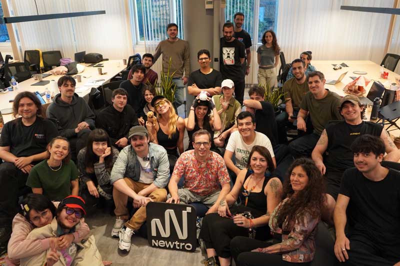 Desde sus inicios, el grupo desarrolla talleres y encuentros presenciales y virtuales que explican el funcionamiento de los NFT, las criptomonedas y la tecnología blockchain aplicada al arte. Su propuesta combina aspectos educativos, técnicos y conceptuales, sin prometer resultados económicos, sino buscando ampliar la comprensión de las nuevas plataformas digitales.