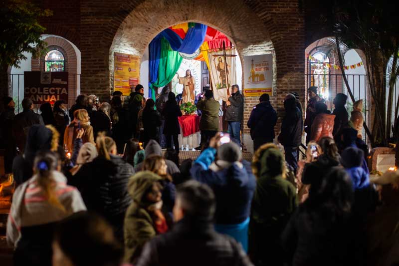 La festividad es una de las celebraciones religiosas más arraigadas en la provincia, y año tras año convoca a centenares de personas que renuevan su fe y compromiso con las tradiciones que identifican a la ciudad. 
