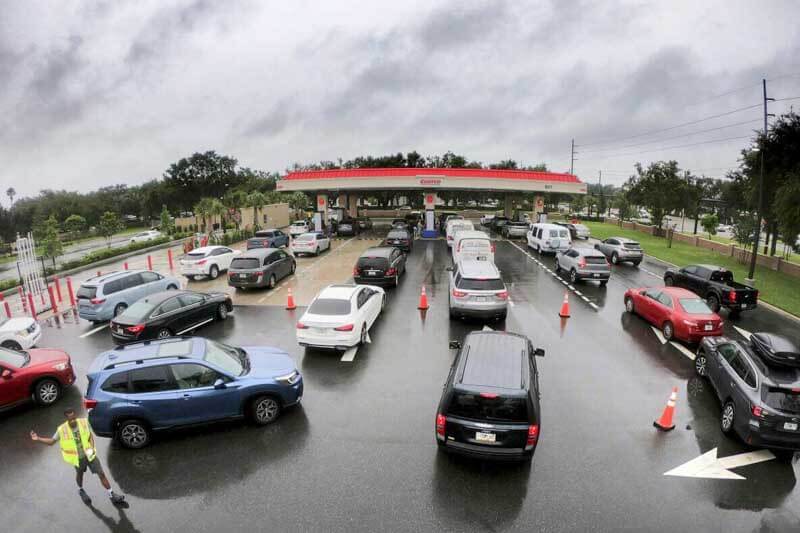 El fenómeno surgió tras una rápida intensificación, y podría volver a fortalecerse antes de tocar tierra entre miércoles y jueves. Las autoridades han emitido órdenes de evacuación obligatoria en varias áreas costeras, y se habilitaron refugios para recibir a los evacuados.