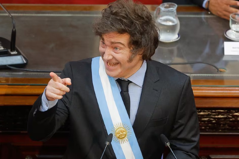 el presidente vuelve a excluir al periodismo