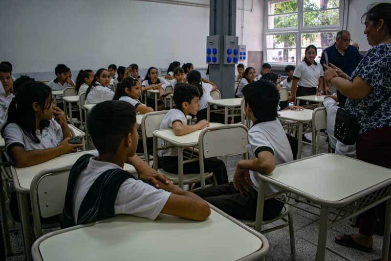 El informe del Ministerio de Educación revela los resultados preocupantes de la evaluación realizada en 2022 a casi 400,000 estudiantes de quinto y sexto año de escuelas secundarias.