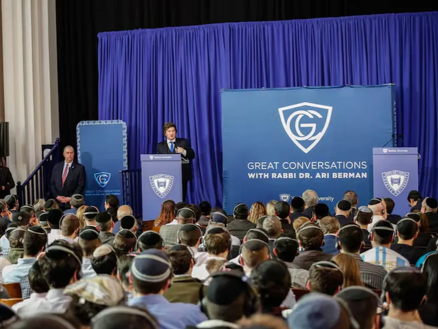 En paralelo a la política exterior, Milei defendió el programa económico de su administración y el severo ajuste fiscal ejecutado desde su asunción. Aseguró que las reformas implementadas evitaron un colapso sistémico similar al de otras naciones de la región y reivindicó el sistema de libre empresa como el único camino hacia la justicia social. Según el mandatario, la capacidad de sostener el apoyo electoral pese a la reducción del gasto público es una prueba del respaldo social a su gestión reformista, a la cual calificó como un hito sin precedentes en la historia moderna.