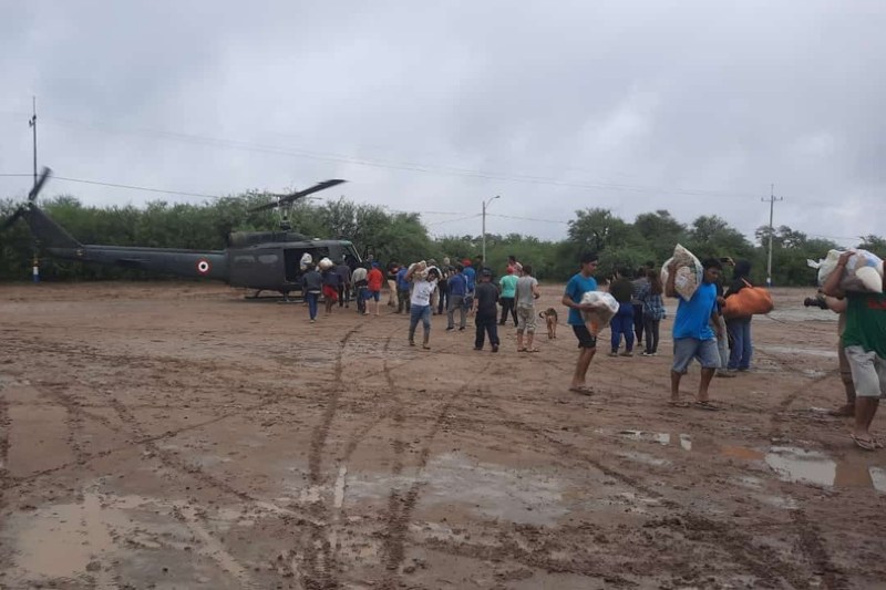 En diferentes lugares decenas de familias tuvieron que evacuar sus viviendas y ubicarse en zonas altas a la espera de ayuda. Además de Santa Victoria Este, otras localidades, como La Estrella, Misión La Paz, Monte Carmelo, La Puntana, Alto La Sierra y El Sauzal han sufrido las consecuencias de la creciente, que ha inundado caminos y viviendas, dificultando el acceso. 