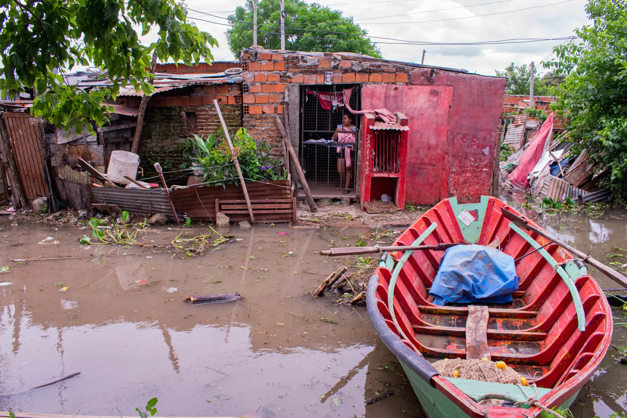 Desde afuera, quedarse puede confundirse con una decisión incomprensible. Sin embargo, detrás de cada vivienda hay una historia particular y detrás de cada familia, circunstancias que no siempre son visibles para quienes observan desde lejos.