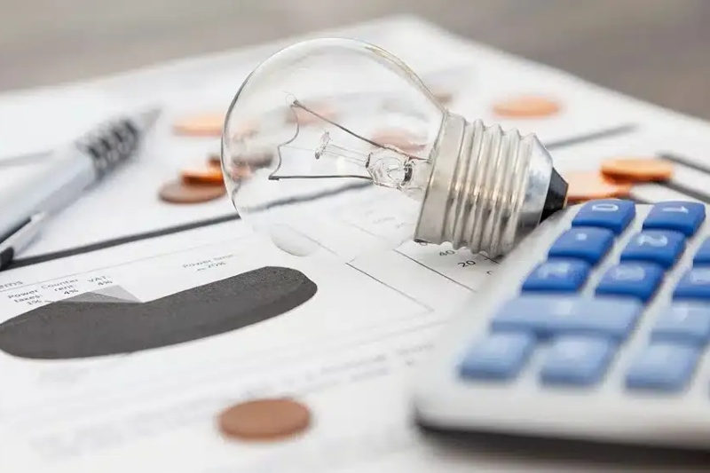 El argumento que justifica a los nuevos valores se apoya en la programación anual -verano e invierno- donde se definen los costos de la energía mayorista, que luego se ajustan trimestralmente según el comportamiento del mercado, más el retiro gradual de los subsidios nacionales y las condiciones de generación, 