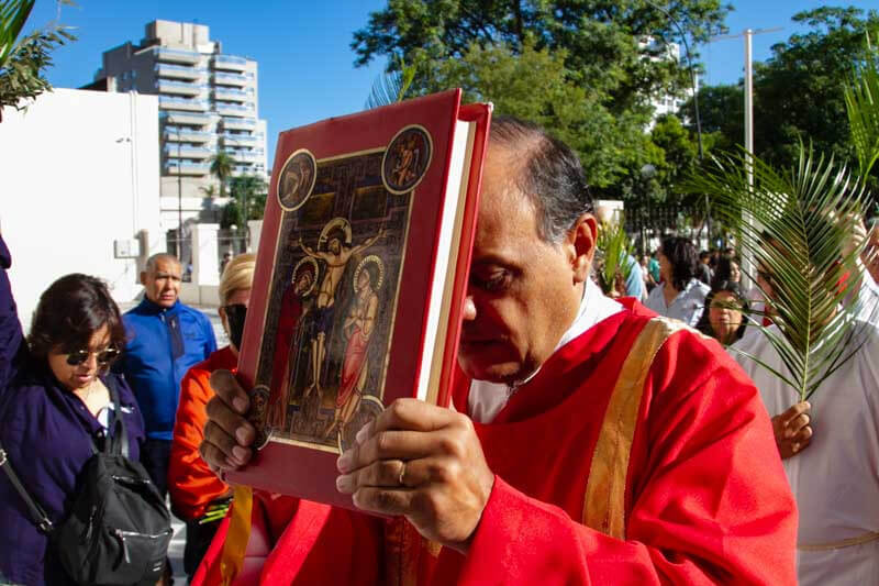 Al llegar al templo mayor se celebró una misa. Allí se recordó el significado de este día como antesala de la semana que rememora la pasión, muerte y resurrección de Jesús.
