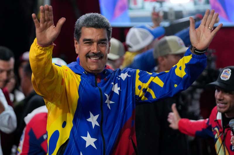 En las elecciones de Venezuela, celebradas ayer, el presidente Nicolás Maduro fue declarado ganador por el Consejo Nacional Electoral (CNE), con el 51.2% de los votos, frente al 44.2% del candidato opositor, Edmundo González Urrutia. Sin embargo, la oposición rechazó los resultados, alegando fraude y falta de transparencia en el proceso electoral​, y varios países y organizaciones internacionales los pusieron en duda.