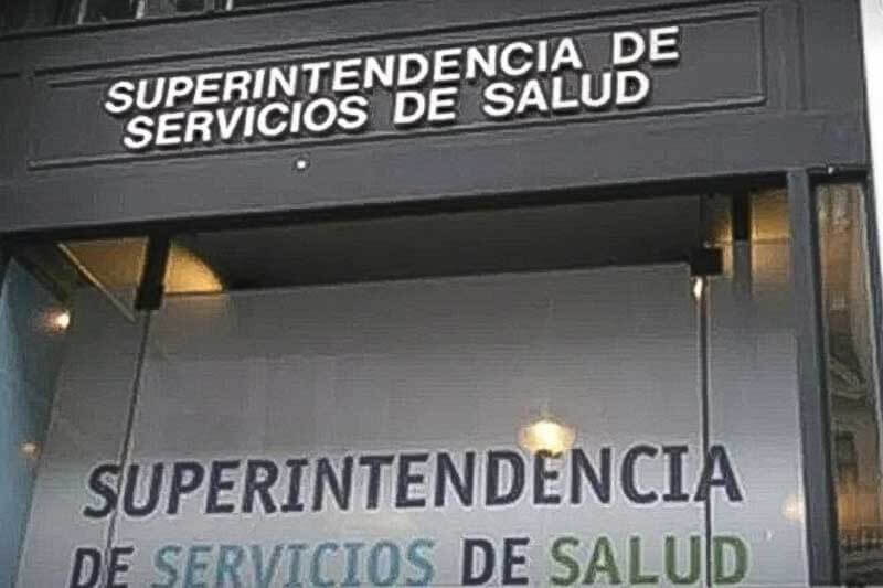 La medida también permite la eliminación de la triangulación entre las obras sociales y las prepagas, permitiendo que los trabajadores realicen directamente el aporte a la prepaga si eligen esta opción. La CGT indicó que el problema central en el sistema de salud no se resuelve con esta desregulación, y que es necesario replantear el programa médico obligatorio.