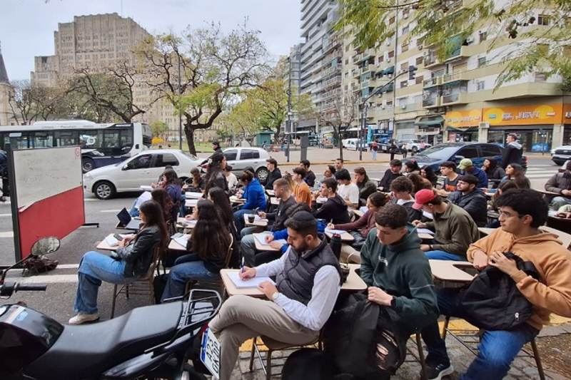 clases públicas en la uba
